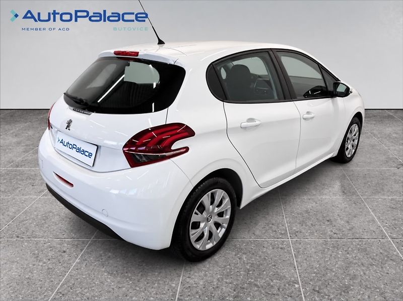Peugeot 208 1,2 PURETECH 60 KW - fotka 4 z 12