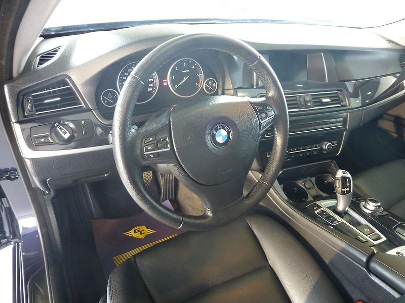 BMW Řada 5 (2016) 520D-KAMERA*ALU**XENONY - fotka 11 z 29