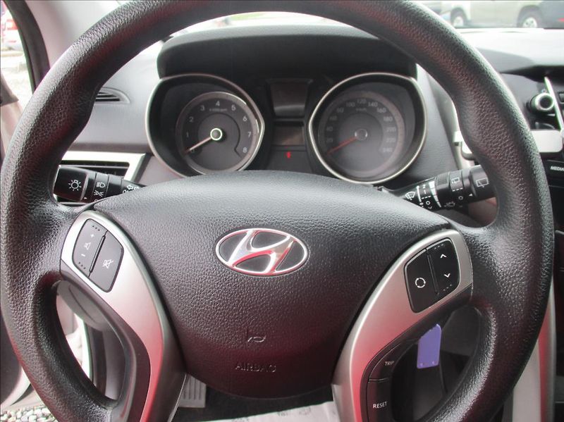 Hyundai i30 1,6 i 16v, klima,s.kn. - fotka 19 z 34