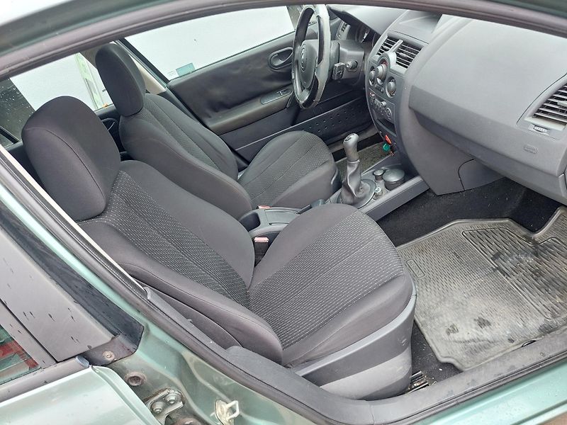 Renault Mégane (2005) II. 1.4i-16v - fotka 13 z 22
