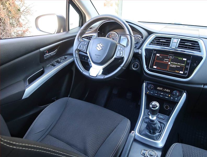 Suzuki SX4 S-Cross (2018) Premium 1.4 BoosterJet, 4X4 - fotka 7 z 23