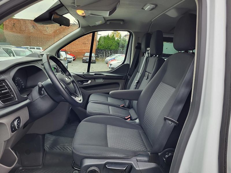 Ford Transit Custom 2.0 EcoBlue mHEV 96kW 6-míst - fotka 7 z 45
