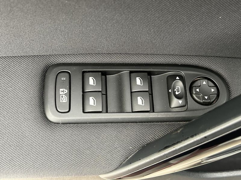 Peugeot 508 2.0 HDI - fotka 15 z 26