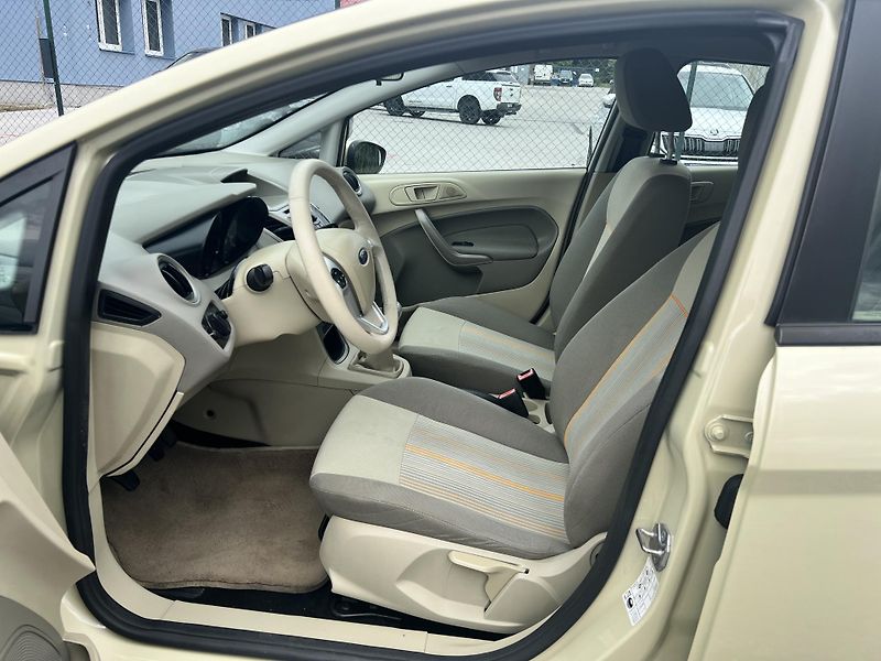 Ford Fiesta 1.25i KLIMATIZACE KOUPENO V ČR - fotka 9 z 36