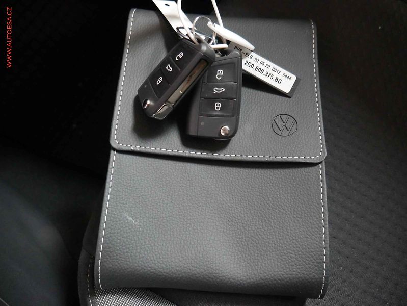 Volkswagen Taigo (2023) 1.0TSI, ČR, servis.kniha - fotka 19 z 19