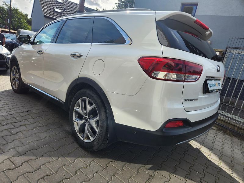 Kia Sorento (2018) 2.2-PREMIUM-PANORAMA-KŮŽE - fotka 8 z 15