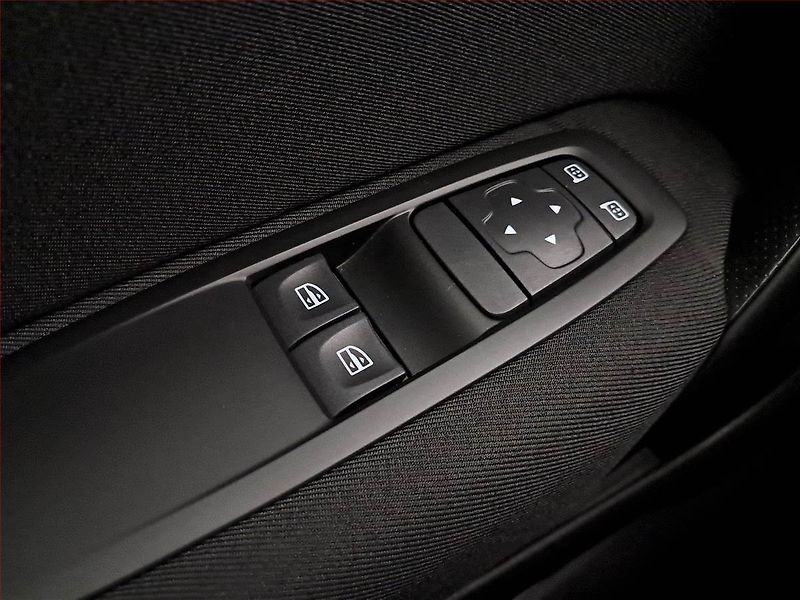 Renault Mégane (2018) 1.5 dCi, Navi, Park. senzory - fotka 18 z 19
