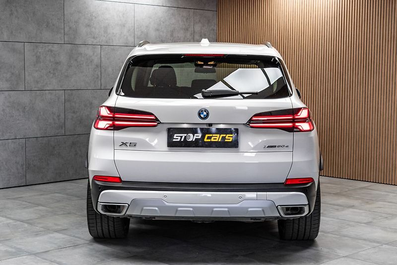 BMW X5 xDrive50e ZÁRUKA*AIR*TANŽÉ*ČR - fotka 5 z 47