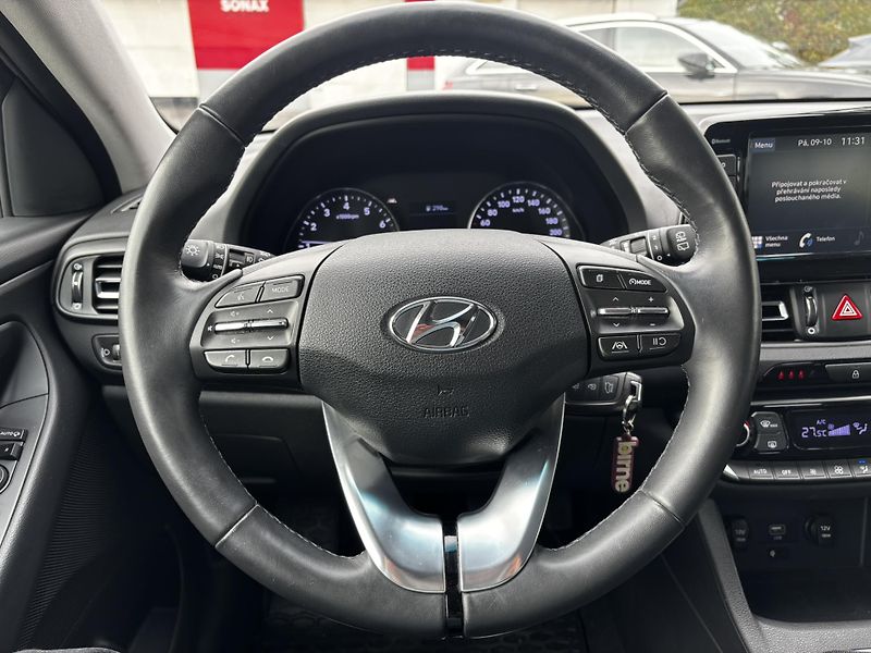 Hyundai i30 (2023) Kombi Smart 1.0 T-GDI - fotka 10 z 13
