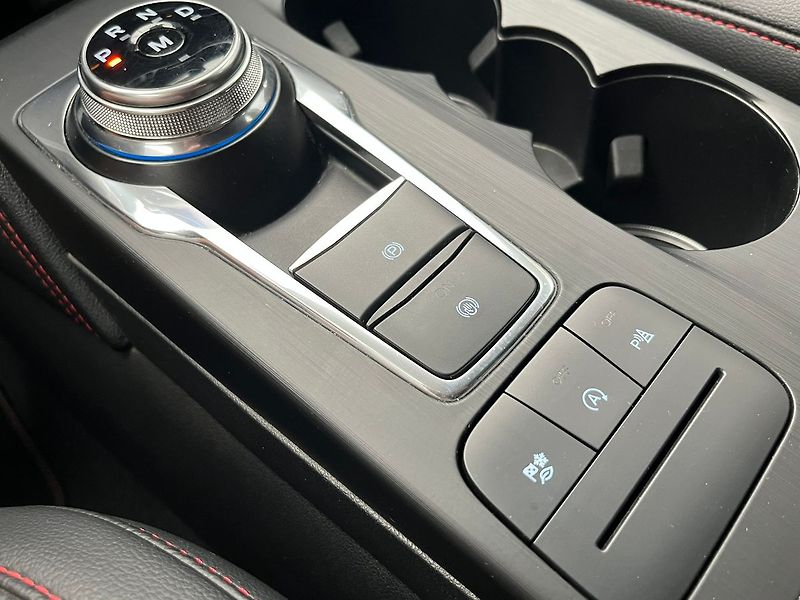 Ford Kuga 2,0 EB 140 kW AWD ST-Line - fotka 32 z 72