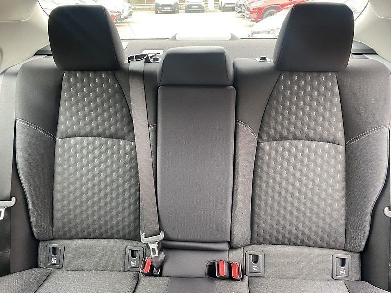 Toyota Corolla 1.8 Hybrid Comfort Tech - fotka 11 z 24