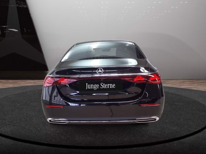 Mercedes-Benz Třídy E 220d 4M Excl. Premium HuD Vent - fotka 6 z 12