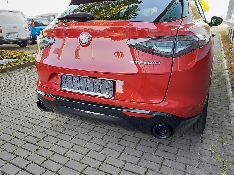 Alfa Romeo Stelvio (2025) Veloce 4x4 2,2 MTJ  210PS - fotka 9 z 34