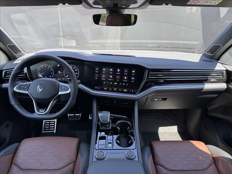 Volkswagen Touareg 3,0 TSI V6 R-Line 4MOT ZÁRUKA - fotka 15 z 37