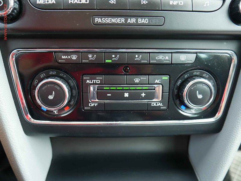 Škoda Superb (2011) 2.0TDi 4x4, ČR, DSG, bixen - fotka 15 z 18
