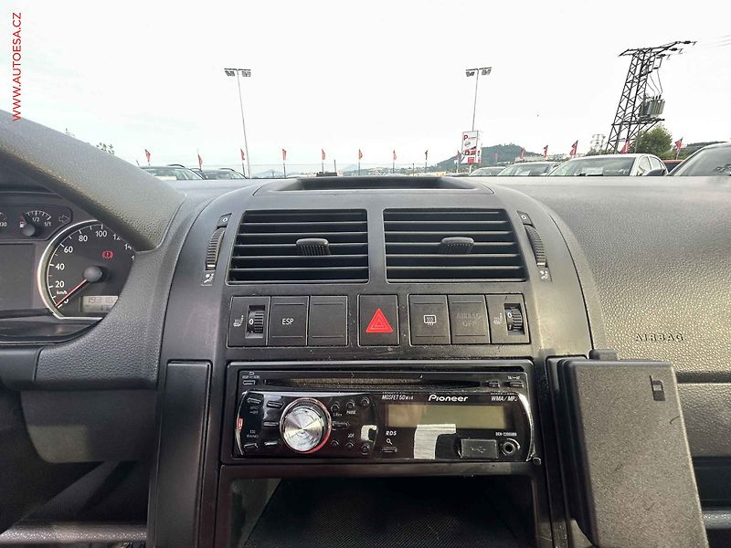 Volkswagen Polo (2002) 1.4 MPi, El. okna - fotka 15 z 15