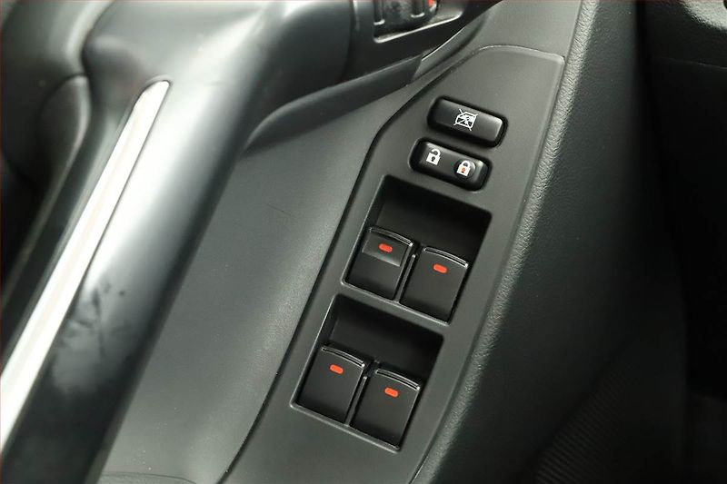 Toyota Verso (2017) 1.6 D-4D, 7 míst, Navi, Xenony - fotka 12 z 16