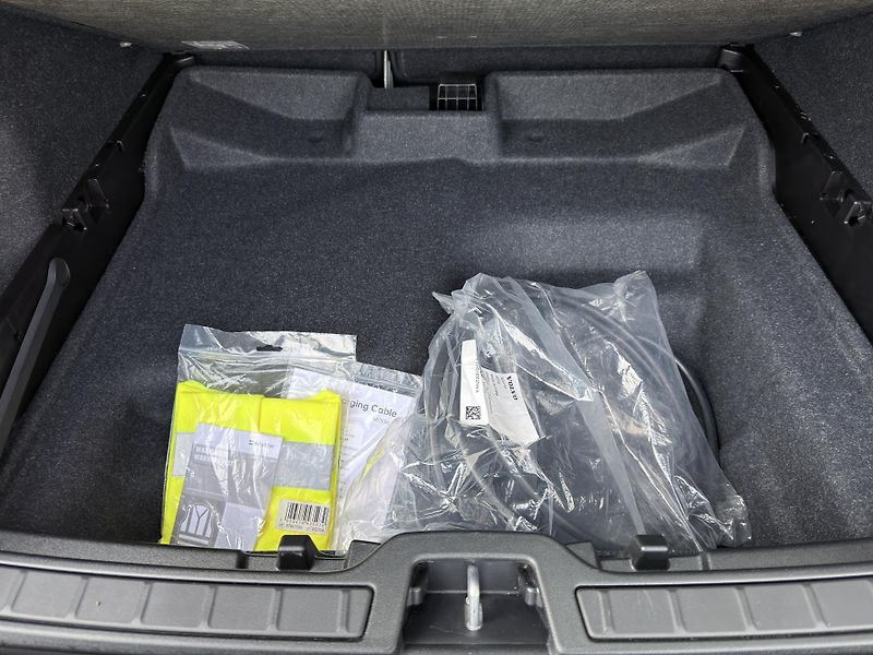 Volvo XC40 P8 AWD // TWIN PRO // 4x4 - fotka 16 z 45