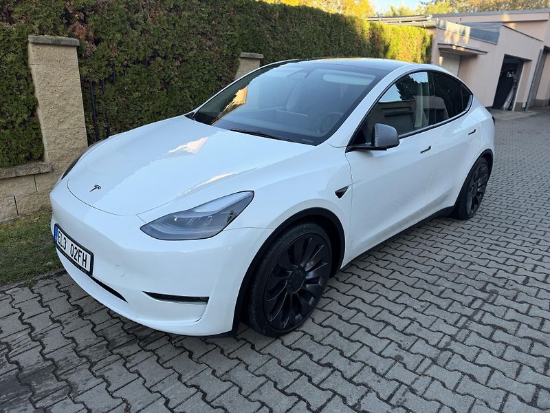 Tesla Model Y (2023) Performance-540PS-AWD-HW-4 - fotka 10 z 18