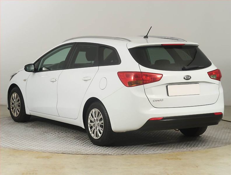 Kia Ceed (2013) 1.4 CVVT, ČR,1.maj, Serv.kniha - fotka 4 z 17