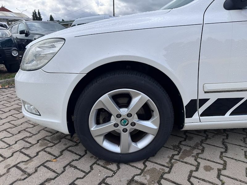 Škoda Octavia (2011) 1,6 TDI 77 KW ITÁLIE STK - fotka 14 z 45