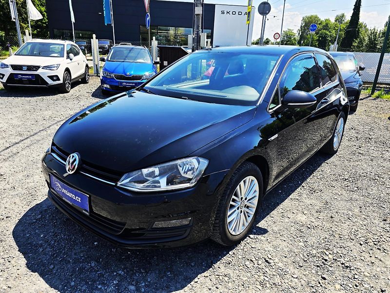 Volkswagen Golf 1.2TSI 63 KW CUP  - fotka 9 z 20