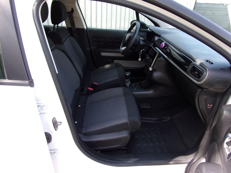 Citroën C3 (2017) 1.2 PT 60kW 1.MAJITELKA ČR TOP - fotka 18 z 20