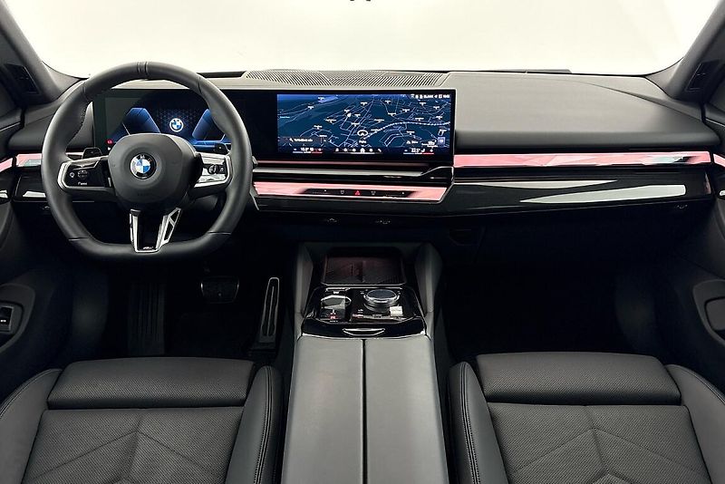 BMW Řada 5 řady 5 | 520d xDrive - fotka 14 z 24