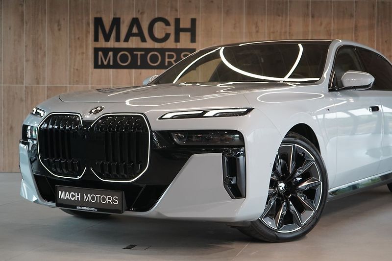 BMW Řada 7 740d xDrive , Integral, Pano - fotka 2 z 50