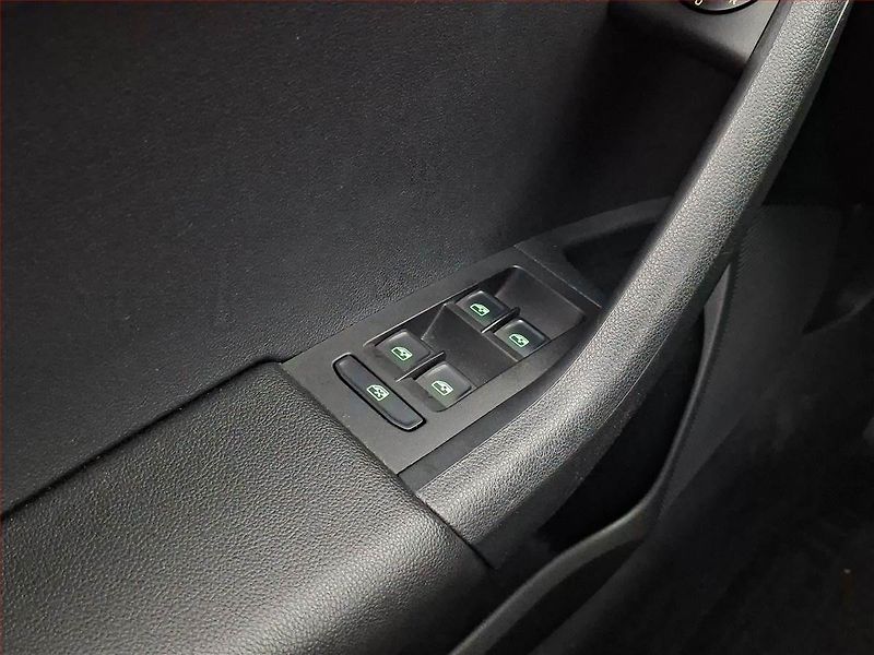 Škoda Octavia (2019) 1.0 TSI, Kůže, Tempomat - fotka 18 z 18