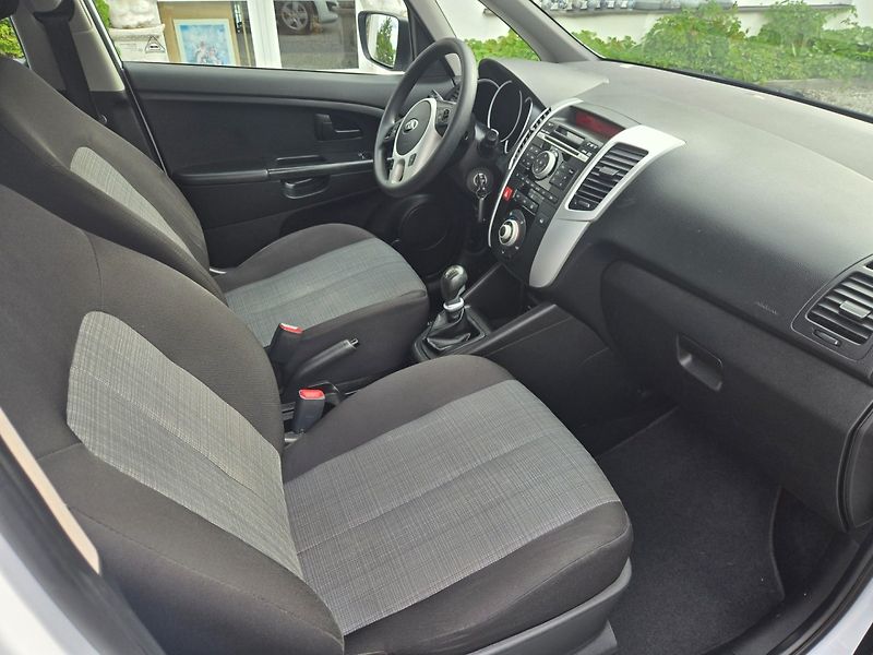 Kia Venga (2014) 1.4 i Serviska - fotka 14 z 20