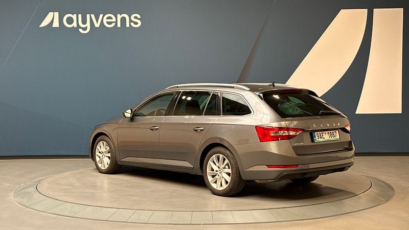 Škoda Superb 2.0 TDI 147kW 4x4 Style Combi - fotka 3 z 13