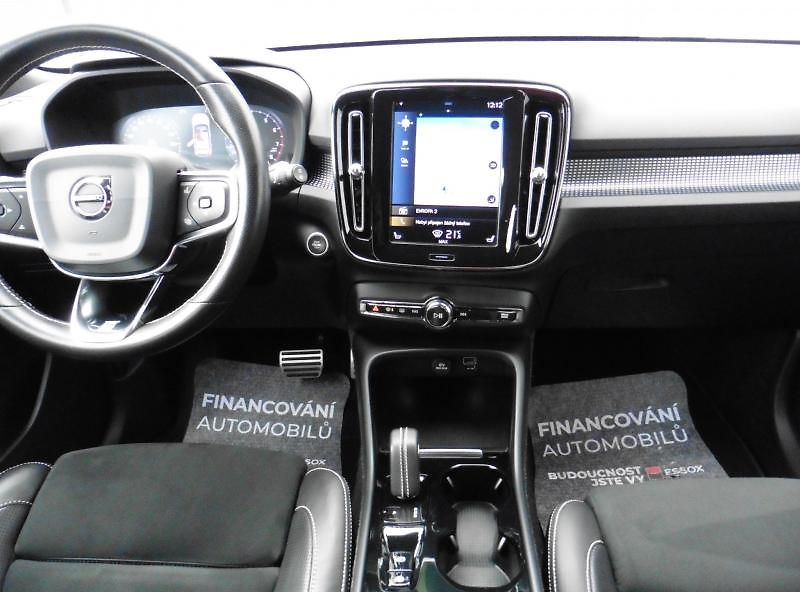 Volvo XC40 1,5 T3 R-Design 120kW A/T, nov - fotka 13 z 19