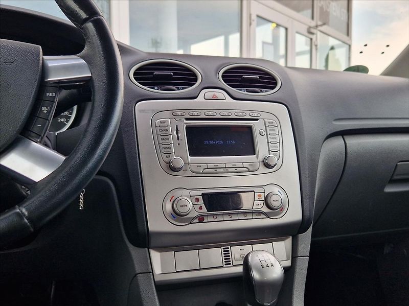 Ford Focus 1,6 TDCi NOVÉTURBO SERVI TAŽNÉ - fotka 20 z 29