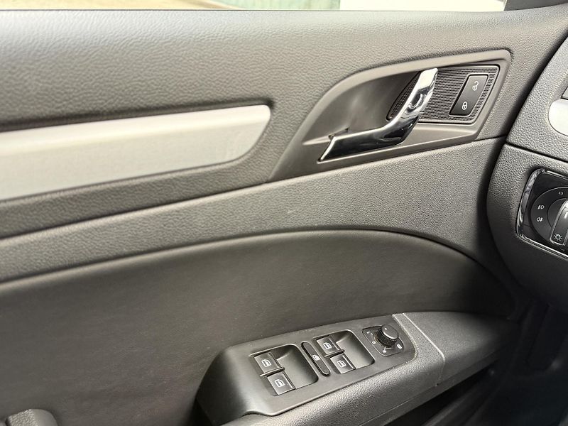 Škoda Superb 2.0 TDI DSG / 125 kW Elegance - fotka 12 z 25
