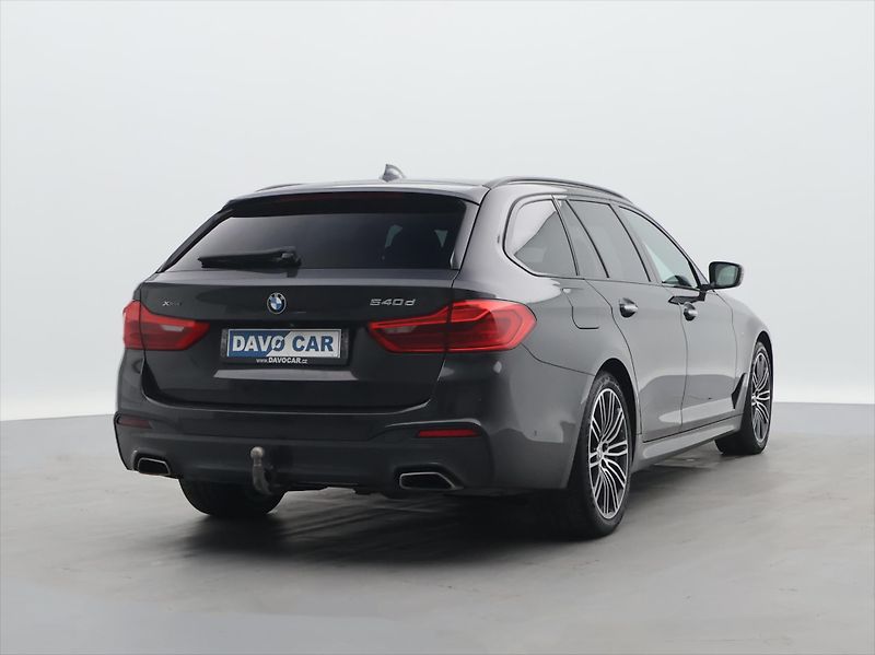 BMW Řada 5 3,0 540d 235kW xDrive M DPH - fotka 7 z 36