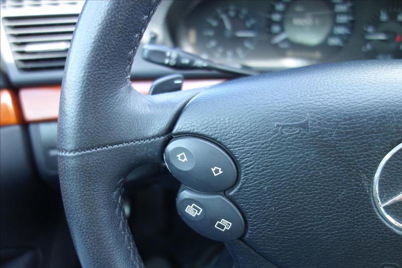 Mercedes-Benz Třídy E 280CDi,ČR,SERV.KN.,4MATIC. - fotka 27 z 48