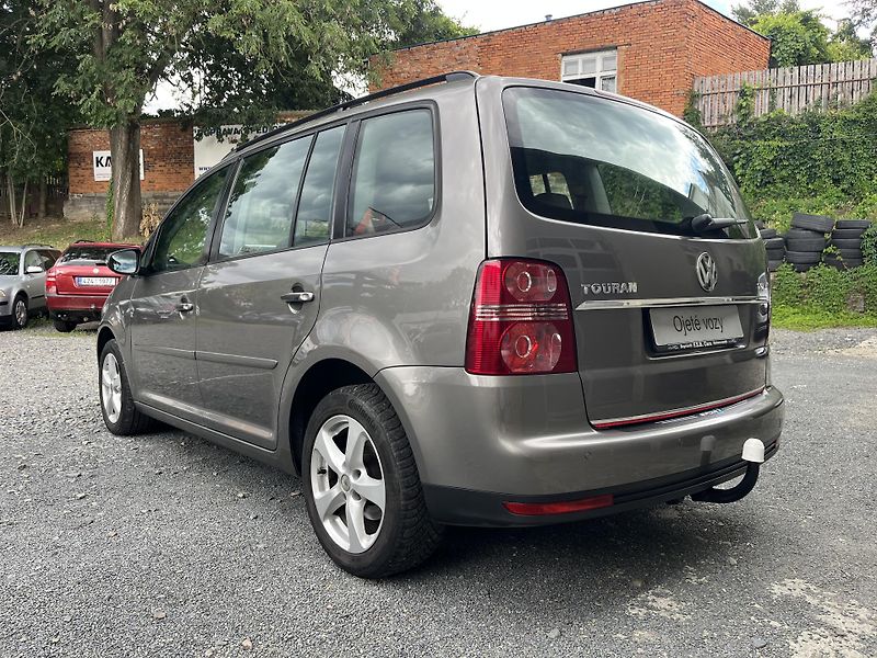 Volkswagen Touran (2010) 1,4 TSi 103 Kw TAŽNÉ - fotka 7 z 18