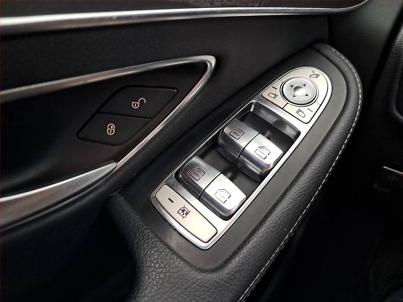 Mercedes-Benz GLC (2016) 220 d 4MATIC - fotka 18 z 23