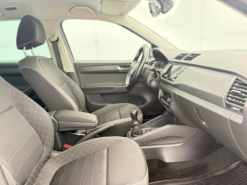 Škoda Fabia (2023) Combi 1.0 TSI / 70kW / AMBITIO - fotka 10 z 31