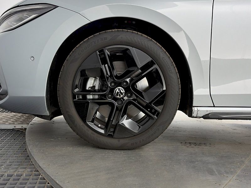 Volkswagen Passat (2025) R-Line 2.0 TDI 142kW 4Motion D - fotka 40 z 40