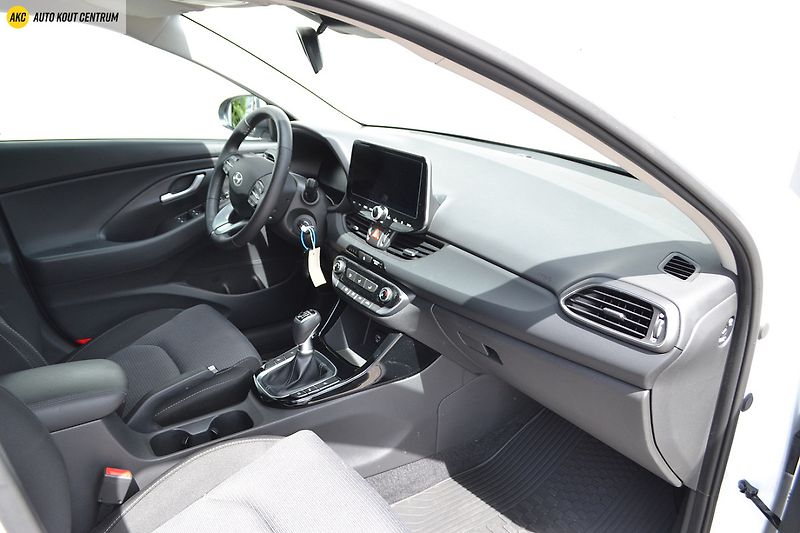 Hyundai i30 WG 1,5I MT SMART FAMILY NAVI - fotka 11 z 43
