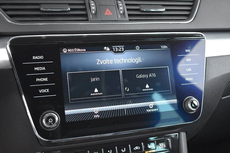 Škoda Superb (2023) 2.0TDI 110kW DSG tažné - fotka 18 z 23