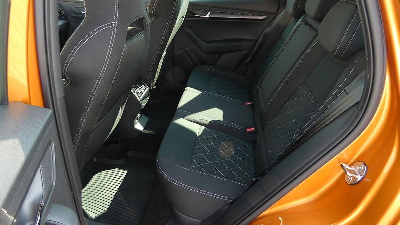 Škoda Karoq 1,5 TSI Sportline - fotka 20 z 23