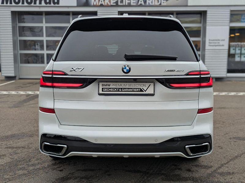BMW X7 xDrive40i M-Sport NezTop Pano - fotka 7 z 13