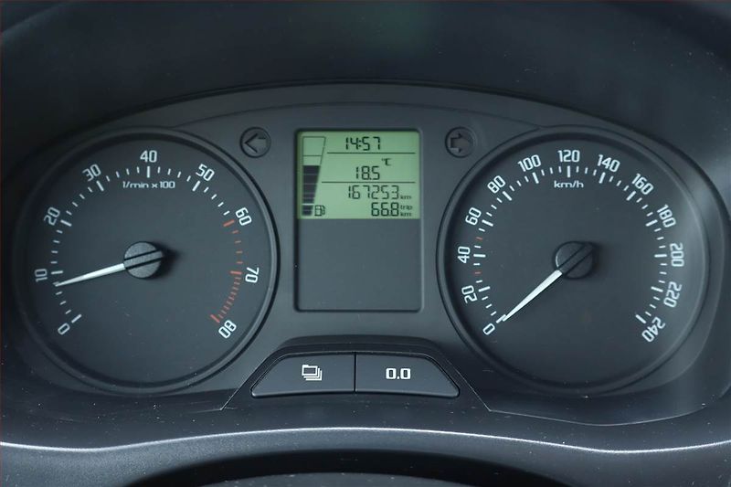 Škoda Fabia (2010) 1.2 TSI, Serv.kniha - fotka 11 z 15