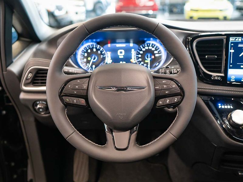 Chrysler Pacifica (2026) 3.6 Select AWD, 360 Cam 2x LCD - fotka 16 z 32