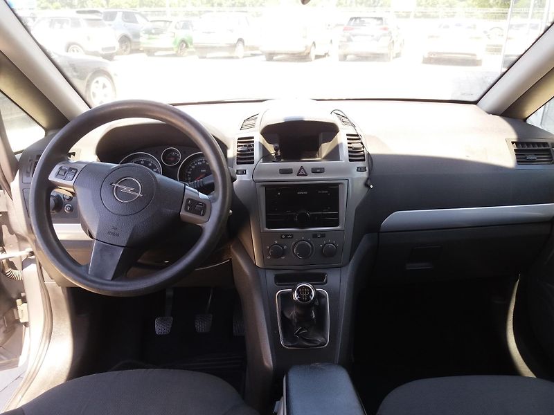 Opel Zafira 1.6 16V,7.MÍST,KLIMA! - fotka 9 z 19