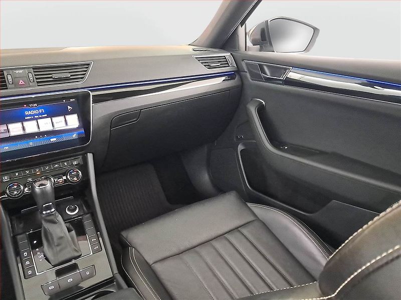 Škoda Superb (2019) Laurin&Klement 2.0 TSI - fotka 8 z 25