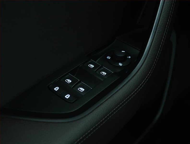 Škoda Superb (2021) Laurin&Klement 2.0 TSI - fotka 20 z 25